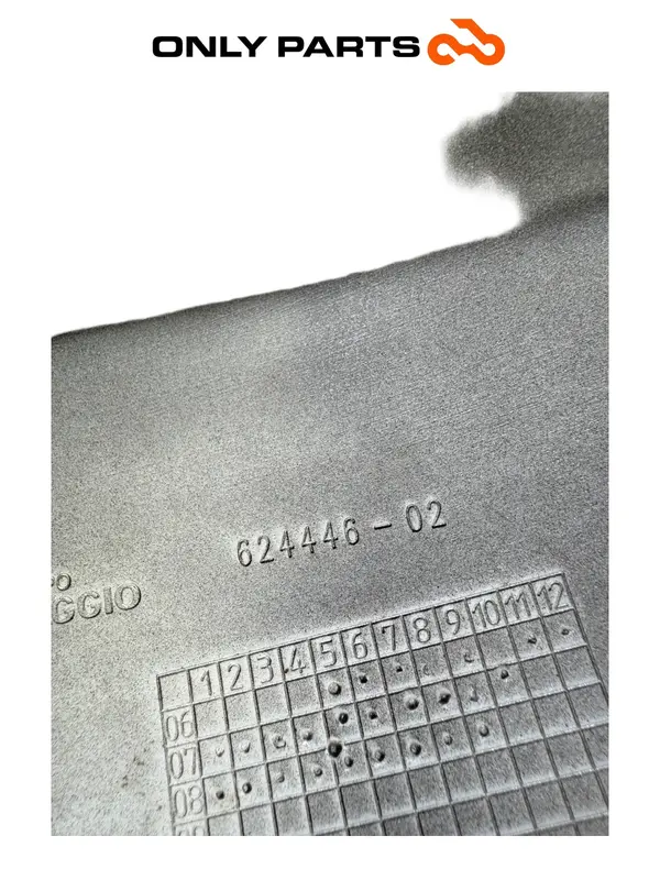 FIANCHETTO POSTERIORE DESTRO GRIGIO PIAGGIO MP3 250 2009 / REAR SIDE COWL 624446 — 3
