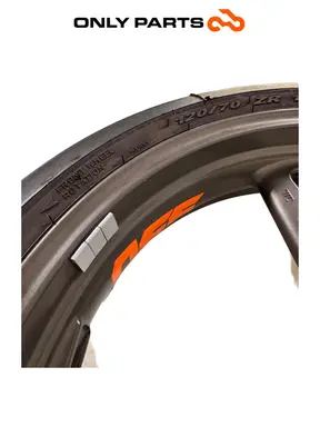 Cerchio anteriore KTM Super Duke 990cc 2006 Nero/Arancione usato — foto reale 6