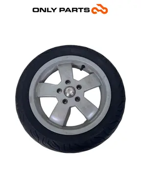 Cerchio anteriore Piaggio Vespa GT 200cc 2003 Viola usato — foto reale 1