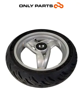 Cerchio posteriore BMW F 650 CS 2001 Grigio usato — foto reale 2