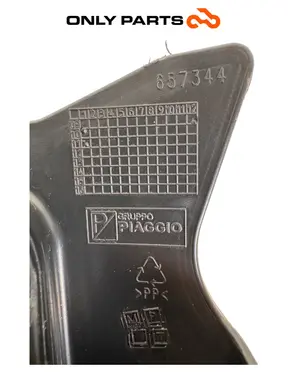 Convogliatore aria radiatore Piaggio Mp3 Yourban 300cc 2013 Bianco usato — foto reale 8