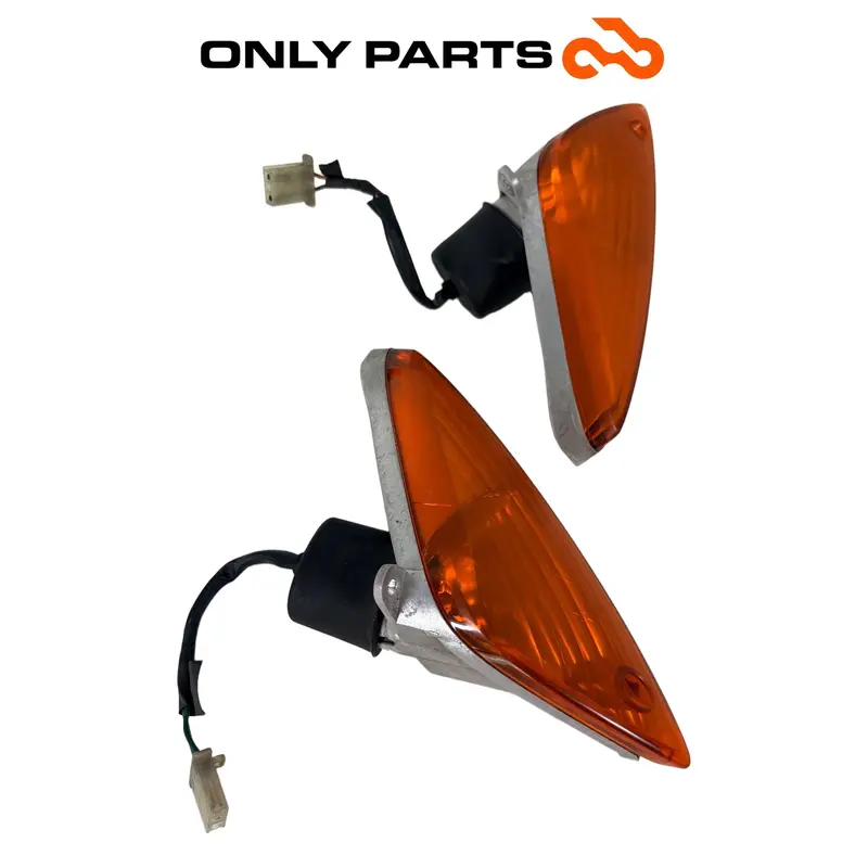 COPPIA FRECCE INDICATORI DIREZIONE ANTERIORI HONDA SH 150 2002 / FRONT BLINKERS — 4