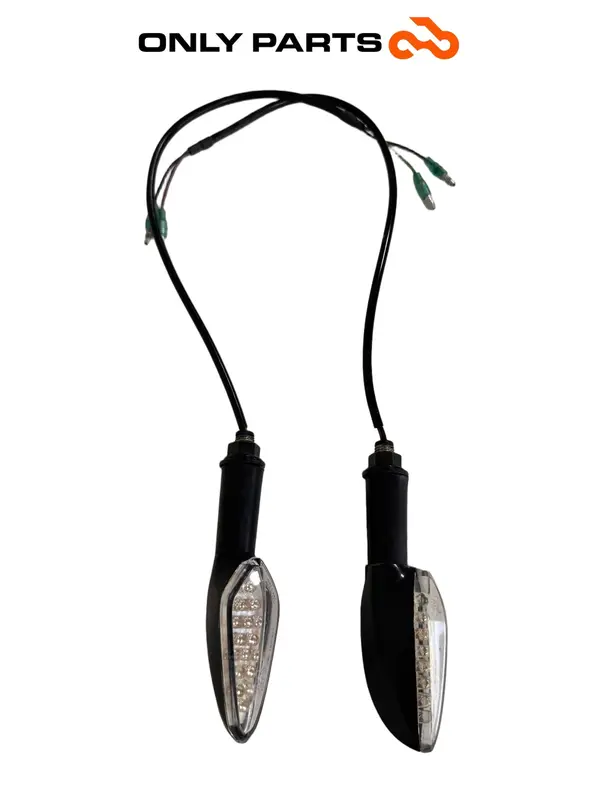 COPPIA FRECCE ANTERIORI LED QUADRO 350 S 2013 INDICATORI DI DIREZIONE / ARROW — 4