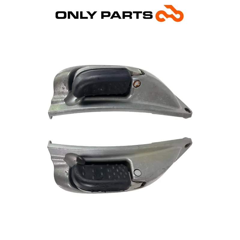 COPPIA PEDANE POGGIAPIEDI PASSEGGERO APRILIA SCARABEO 300 2010 / REAR FOOTRESTS — 3