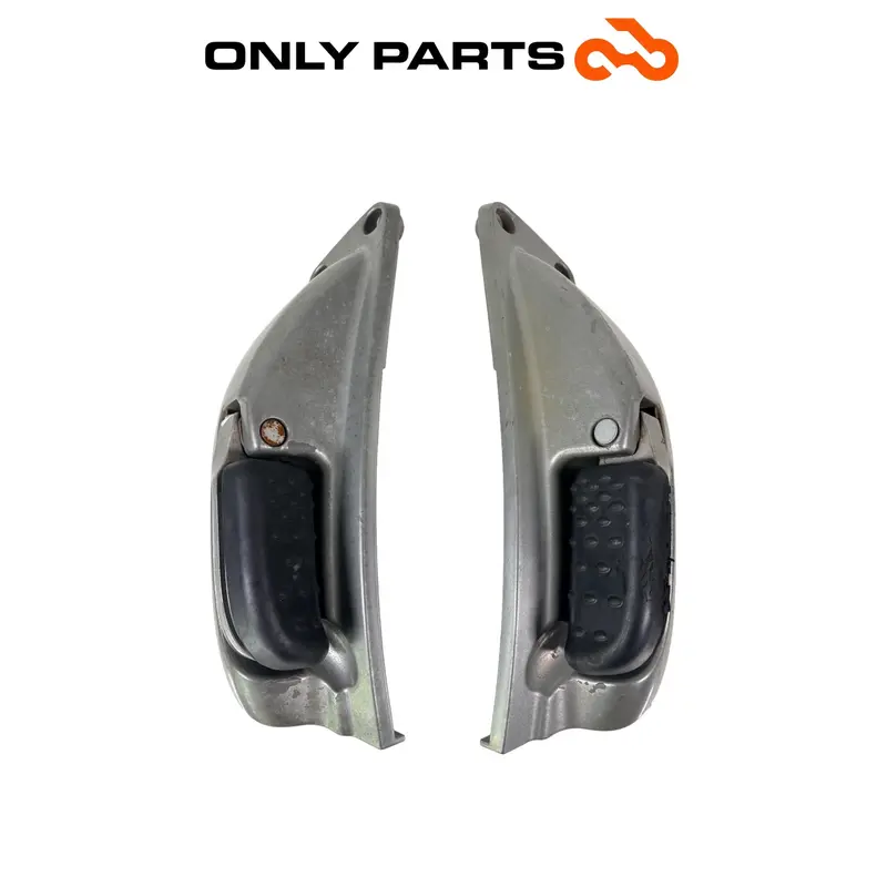 COPPIA PEDANE POGGIAPIEDI PASSEGGERO APRILIA SCARABEO 300 2010 / REAR FOOTRESTS — 4