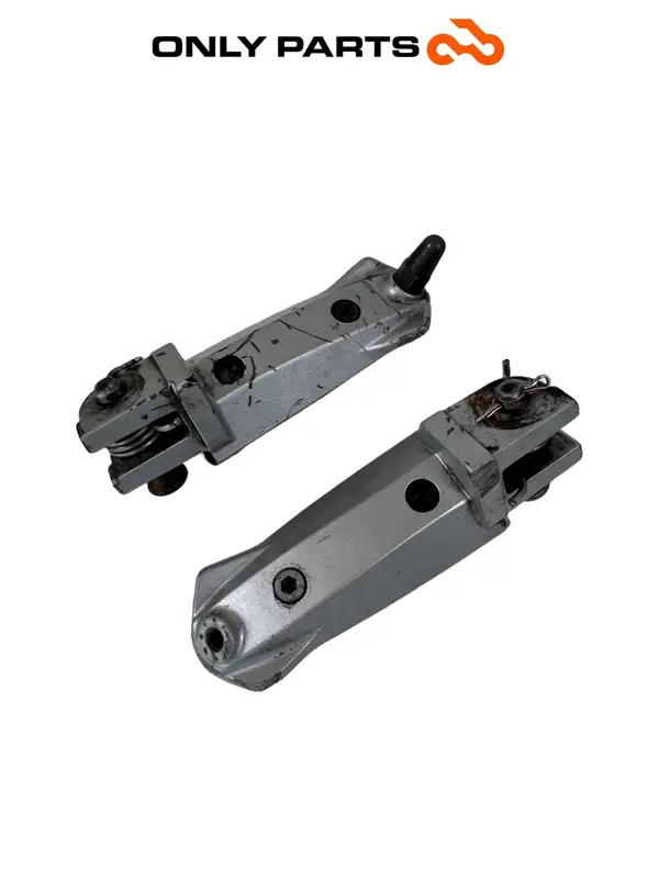 COPPIA PEDANE POGGIAPIEDI PILOTA ANTERIORI BMW F 650 CS 2001 FRONT FOOTRESTS OEM — 5
