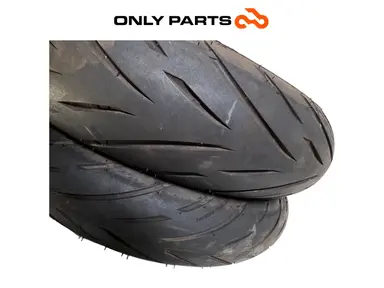 Coppia pneumatici Aprilia RS 457cc 2024 usato — foto reale 2