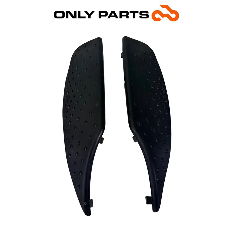 COPPIA TAPPETINI PEDANA GOMMA POGGIAPIEDI APRILIA SCARABEO 300 2010 / FLOOR MATS — 2