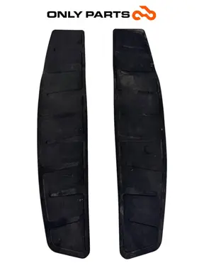 Coppia tappeti pedana gomma Piaggio MP3 250cc 2009 Grigio usato — foto reale 2