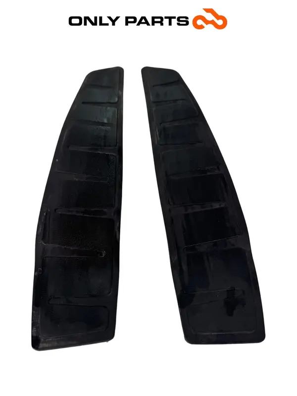 COPPIA TAPPETINI PEDANA GOMMA POGGIAPIEDI PIAGGIO MP3 250 2009 / FLOOR MATS OEM — 4