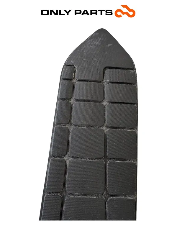 COPPIA TAPPETI PEDANA IN GOMMA SUZUKI BURGMAN 650 CC 2010 / FOOTREST RUBBER MATS — 5