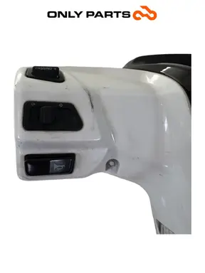 Coprimanubrio posteriore 53206-LGE5-E000 con interruttori Kymco People GTi 300 2014 Kymco People GTi 300cc 2014 Bianco usato — foto reale 10