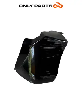 Cover anteriore / spoiler sottopedana Piaggio Vespa Lx 125cc 2011 Nero usato — foto reale 2