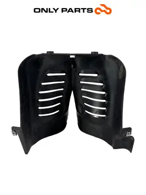 Cover protezione radiatore Piaggio MP3 250cc 2009 Grigio usato — foto reale 6
