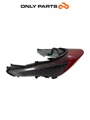 Fanale posteriore con frecce integrate, portalampada e cablaggio Kymco People GTi 300cc 2014 Bianco usato — foto reale 10