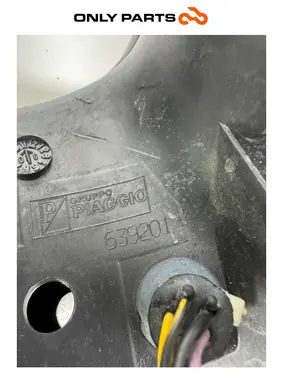 Faro anteriore Piaggio MP3 250cc 2009 Grigio usato — foto reale 13
