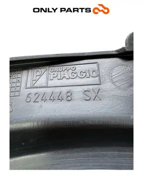 Fianchetto posteriore SX Piaggio MP3 250cc 2009 Grigio usato — foto reale 11