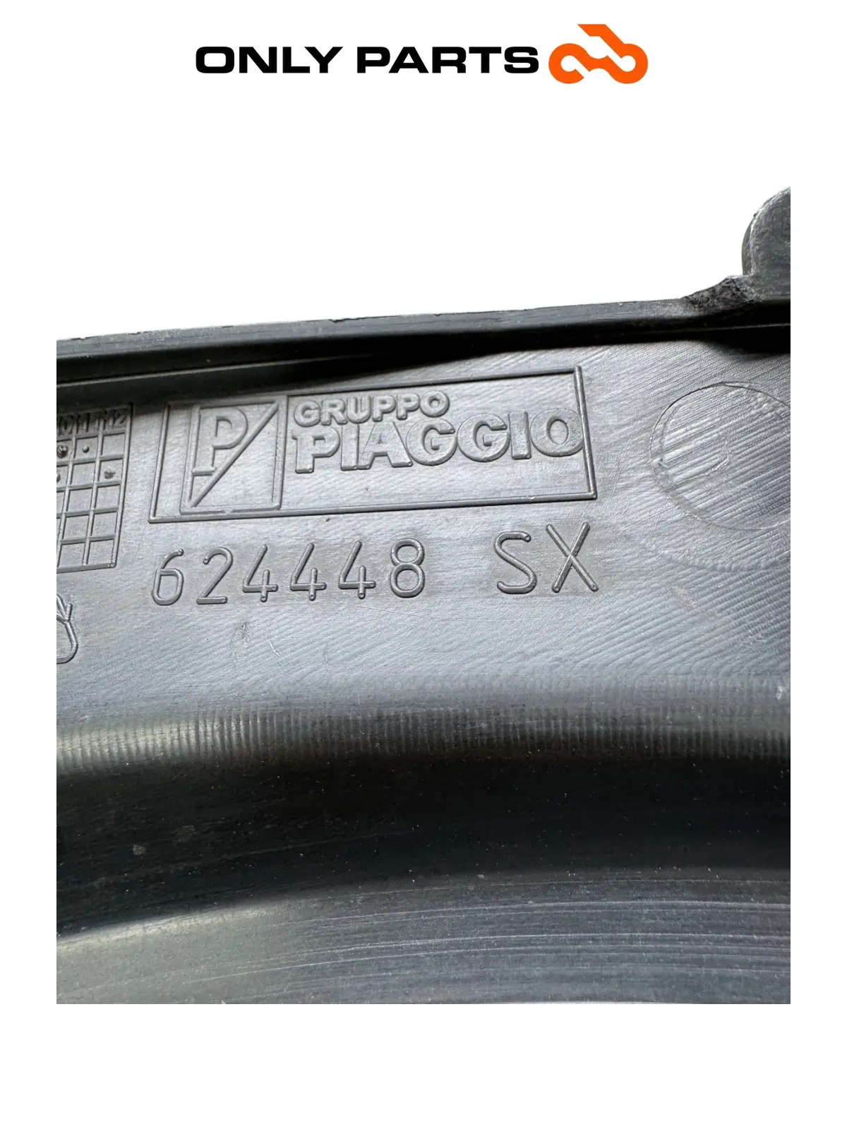 Fianchetto posteriore SX Piaggio MP3 250cc 2009 Grigio usato — foto reale 11
