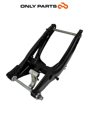 Forcellone posteriore / Braccio oscillante Yamaha Tracer 900cc 2019 Nero usato — foto reale 4