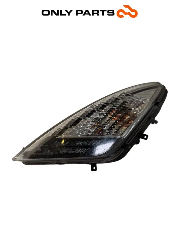Indicatore di direzione anteriore sinistro con luce di posizione — 2