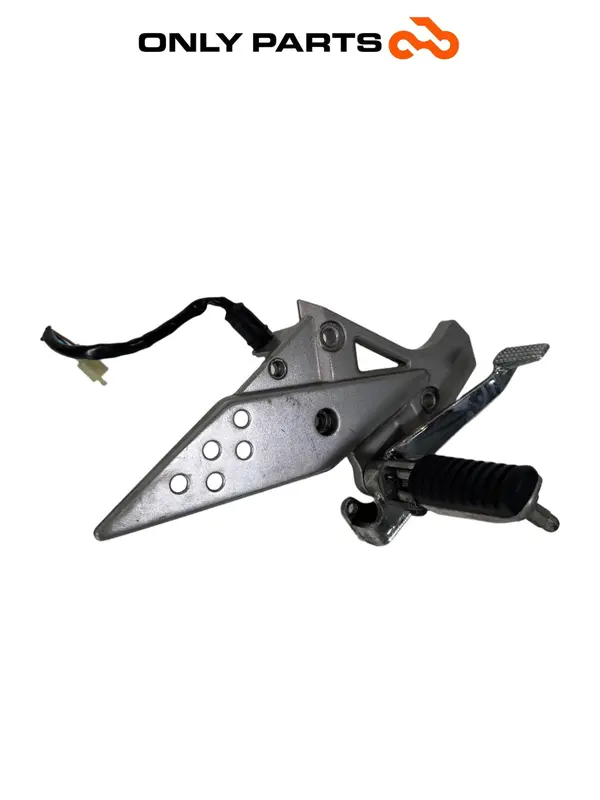 PEDANA ANTERIORE DESTRA STAFFA LEVA FRENO KAWASAKI Z 750CC 2004 RIGHT FOOTREST