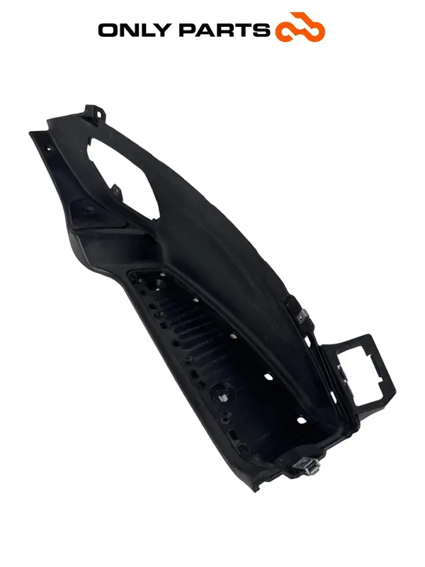 PEDANA POGGIAPIEDI DESTRA DX PLASTICA NERA PIAGGIO MP3 250 2009 / FOOTBOARD OEM — 4