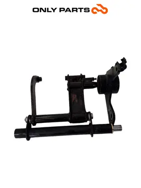 Staffa supporto motore Piaggio Vespa GT 200cc 2003 Viola usato — foto reale 4