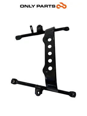 Telaietto supporto posteriore in acciaio Kymco People GTi 300 2014 (rear subframe bracket) Kymco People GTi 300cc 2014 Bianco usato — foto reale 2