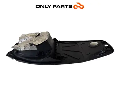 Vano portacasco sottosella in PP con isolante termico Kymco People GTi 300cc 2014 Bianco usato — foto reale 11