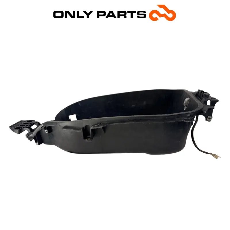 VANO SOTTOSELLA VASCA PORTACASCO INTERNA APRILIA SCARABEO 300 2010 / HELMET BOX — 2