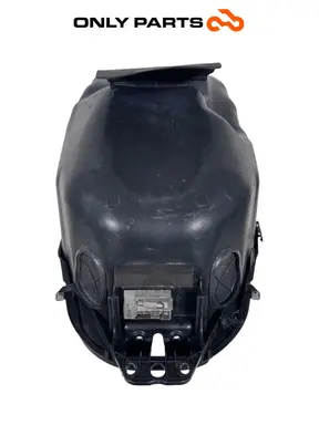 Vano sottosella / vasca portacasco Piaggio Beverly Police 300cc 2018 Nero usato — foto reale 1