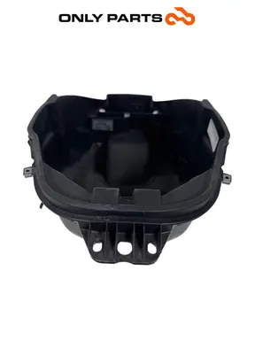Vano sottosella / vasca portacasco Piaggio Beverly Police 300cc 2018 Nero usato — foto reale 4