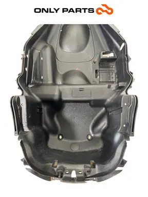Vano sottosella / vasca portacasco Piaggio MP3 250cc 2009 Grigio usato — foto reale 12