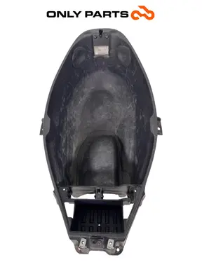 Vano sottosella / vasca portacasco Piaggio Mp3 Yourban 300cc 2013 Bianco usato — foto reale 4
